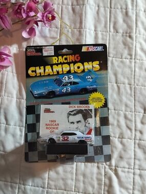 Vintage Match Die-Cast #32 White and Red NASCAR Stock Car